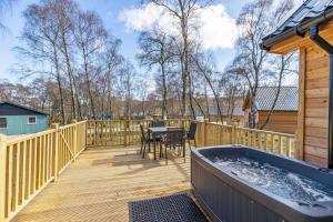Thistle Lodge 22 with Hot Tub