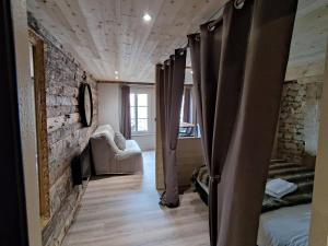 B&B / Chambres d'hotes Le grand moulin des tanneurs B&B et Love Room : photos des chambres