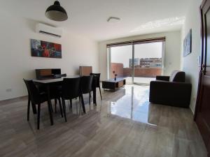 F12 Modern and Bright Apartment in Malta