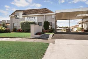 Barclay Motor Inn