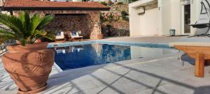 Private Sea View with Infinity Pool in VILLA NERIN Zagora