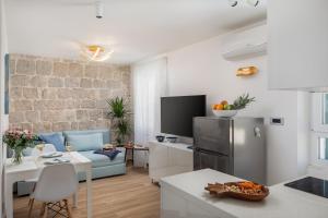 Santolina Apartments