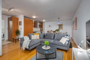 Terra Magica Deluxe Sea View Apartment or Room with Free Parking