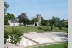 Maisons de vacances Maison-Ville, Plages, commerces, parc a pied, wifi, stationnement gratuit a Vaux : photos des chambres