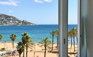 Appartement Première Ligne de mer avec piscine