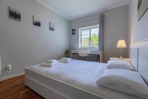 Stunning Apartment w Pool