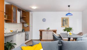 TERRA MAGICA DELUXE Apartment Or Room with Central Heating, Free Parking, Terrace and Sea View