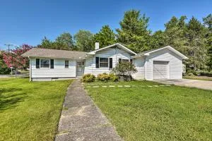 Oak Ridge Retreat with Porch Less Than 1 Mi to Downtown - Wartburg