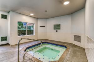 Sapphire of Belltown Court