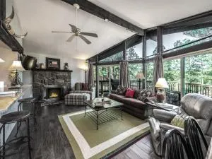 Bear Cave - 鲁伊多索