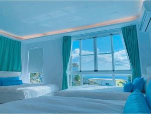 Phòng Gia Đình Nhìn Ra Biển (Family Room with Sea View)