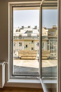 Peaceful & Connected by JR City Apartments