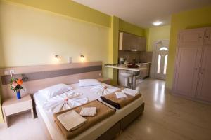 Albatros Studios & Apartments Rethymno Greece