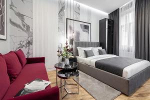 Lovely apartment on Drahomanova street