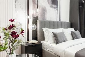 Lovely apartment on Drahomanova street