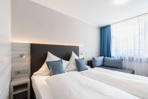 Double or Twin Room with Extra Bed room in Westend Hotel (non-smoking)