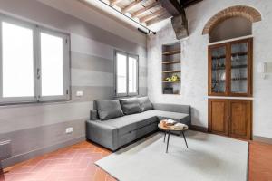 GuestHost - Santa Trinità Industrial Flat