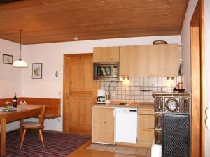 Two-Bedroom Apartment room in Jaklhof