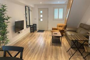 Apt 3 Silver Spruce - Killarney Town Free Parking