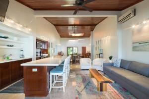 Casa Woodbine Private House on Tamarindo Beach