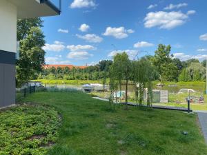 Uroczy apartament Art Marina z widokiem na rzekę i bezpłatnym parkingiem