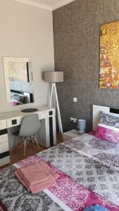 Theos Apartment