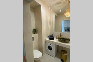 Old Town DYNASTY Apartment by Apartamenty Carycy