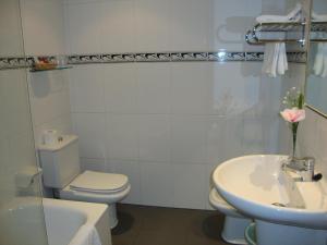 Economy Double or Twin Room room in Hotel Almirante