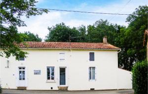 Gorgeous Home In Scillé With Wifi