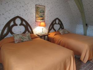 B&B / Chambres d'hotes Chateau de Vauloge : Suite avec 2 Lits Doubles