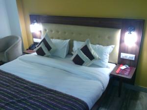 Inn Tawang Near B L Kapoor Hospital A Well Hygiene Hotel
