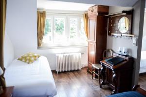 Hotels Logis Le Saint Hubert : photos des chambres