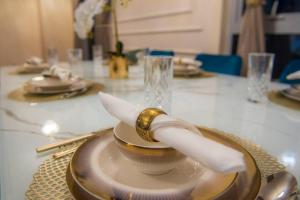 FIRST CLASS 2BR with full BURJ KHALIFA and FOUNTAIN VIEW