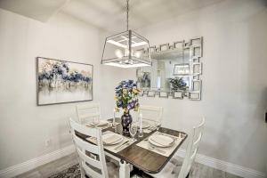 Bright Scottsdale Condo with Patio 8 Mi to Old Town