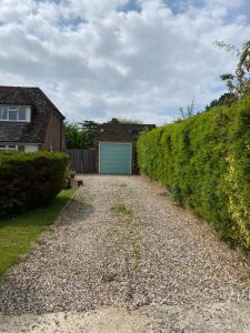 Entire home to rent - Beautifully presented detached chalet bungalow in Midhurst, West Sussex