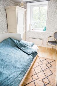 4 bedroom 166m2 apartment with sauna in the city 600m from the beach in a quiet family residence