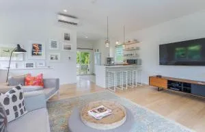 Hanalei Beachfront Cottage home - Haena