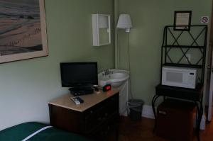 463 Beacon Street Guest House image 33