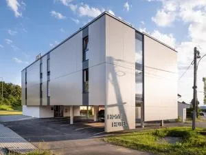 Hotel AT HOME - late arrival self check in - 图恩多夫