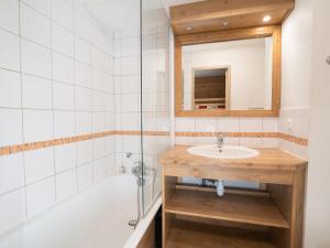 Apartment Névés 20 by Interhome