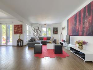 Holiday Home Mirna by Interhome