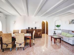 Holiday Home Leon by Interhome