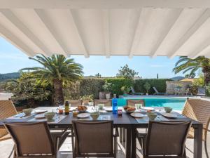 Villas Villa Clos des collines by Interhome : photos des chambres