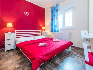 Holiday Home Nina by Interhome