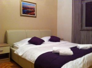 Apartments & Villa Tisno