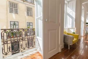 135 A - Stay in Tranquil Flat in Alfama near Sé and Castle