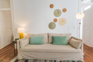 135 A - Stay in Tranquil Flat in Alfama near Sé and Castle