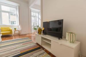 135 A - Stay in Tranquil Flat in Alfama near Sé and Castle