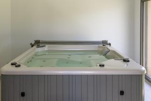 Keroch - Maison avec jacuzzi proche mer
