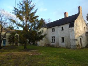 Charmant refuge à Courchamps, terrasse et jardin